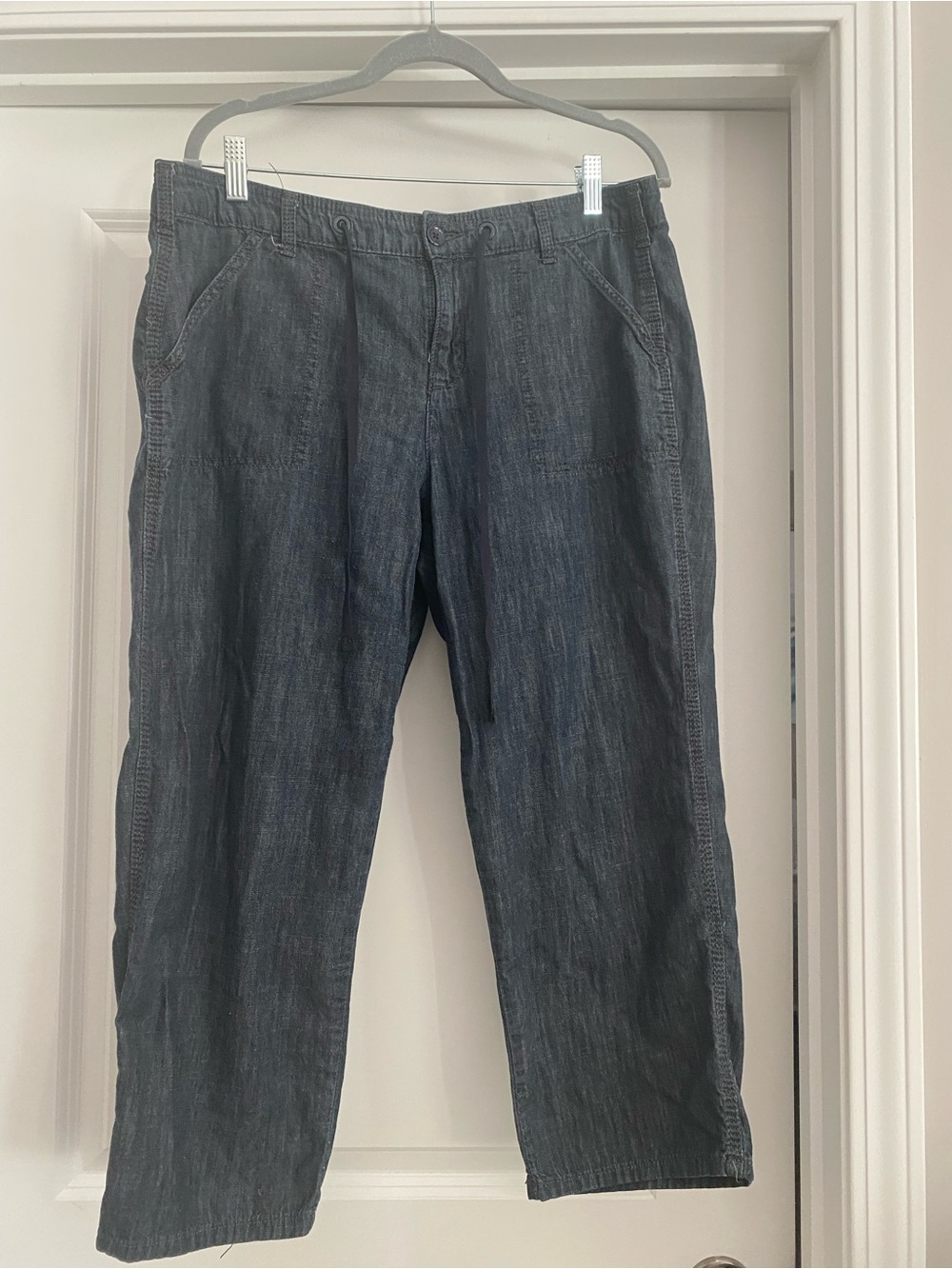 Jones New York Dark Blue Denim cropped jeans